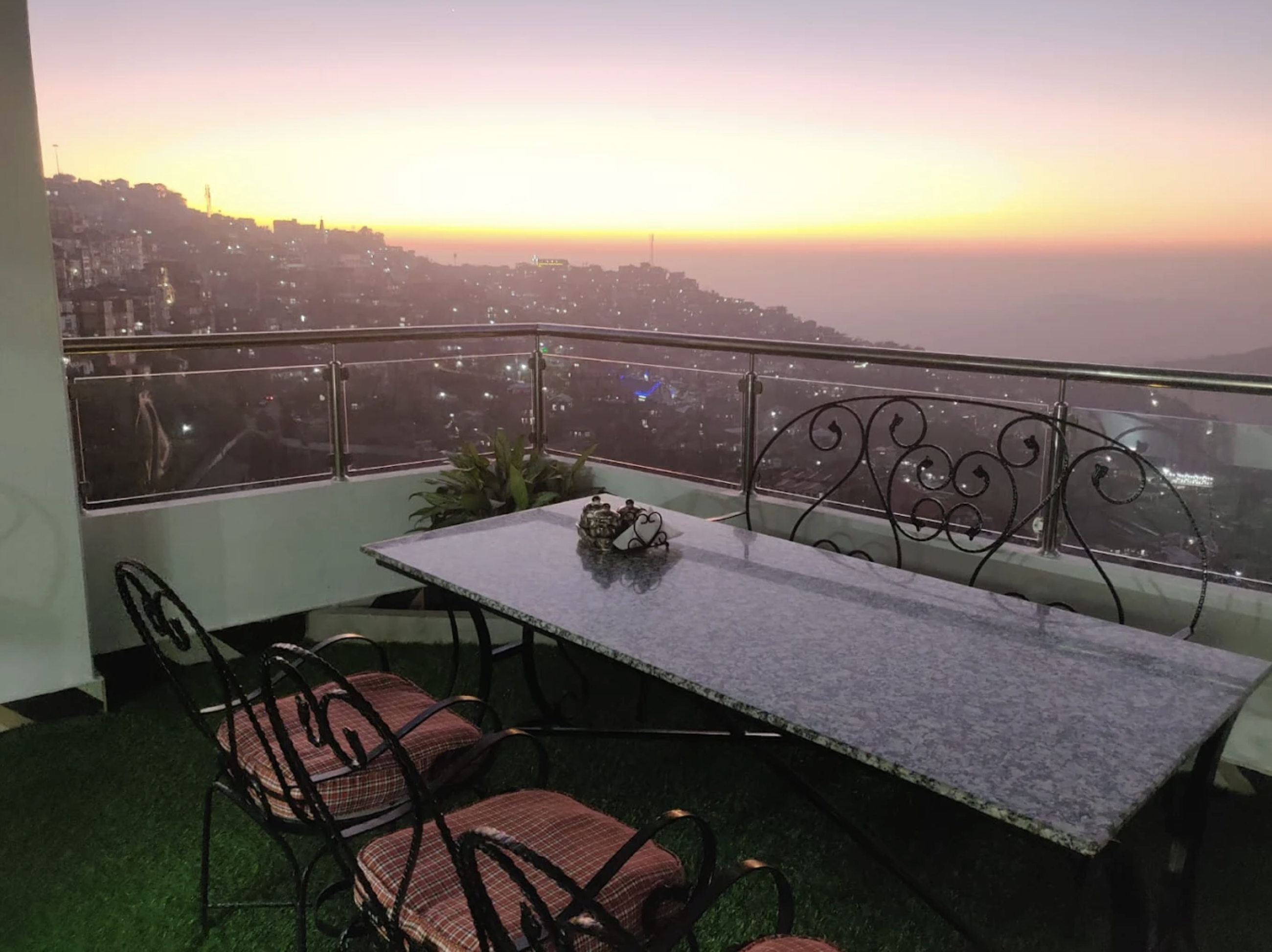 Seasons Hotel – Rooftop Terrace